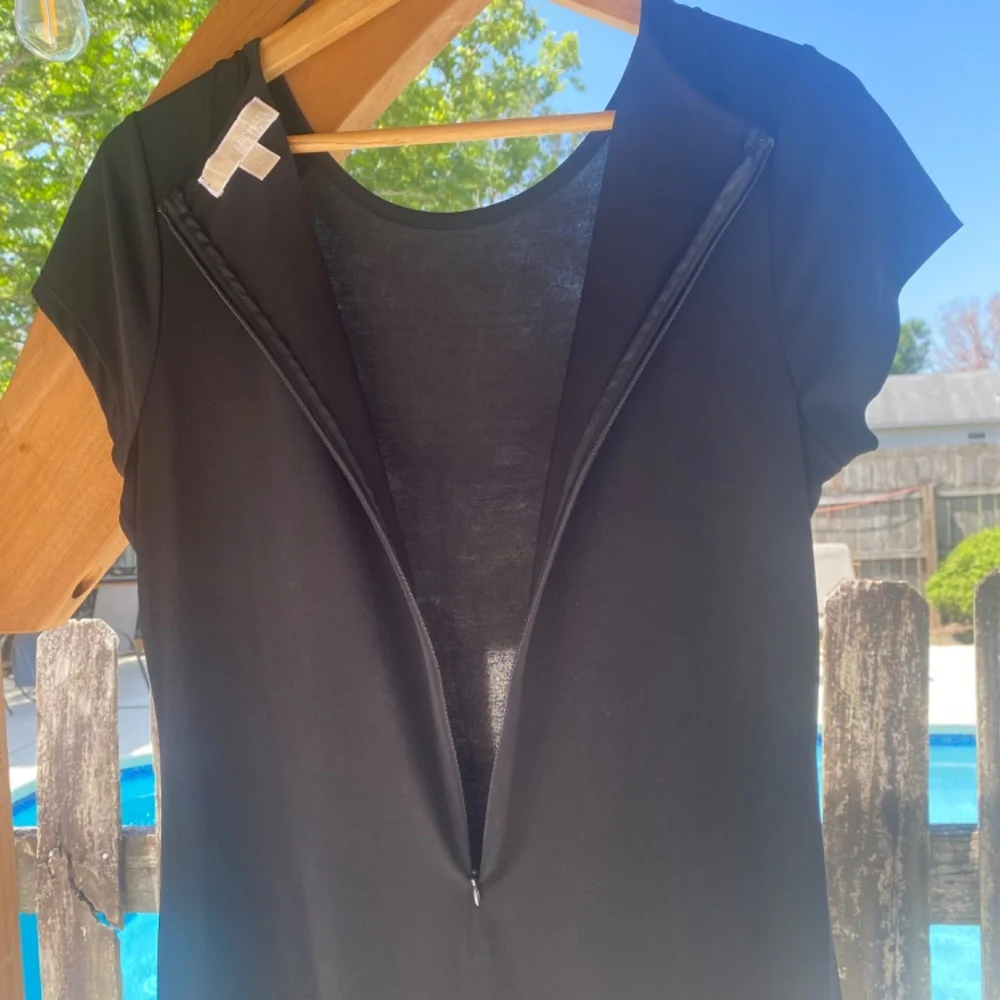 Micheal Kors Black Pleated Hem Shift Dress Size L Cap-Sleeves‎